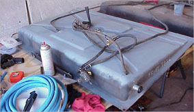 Gas tank